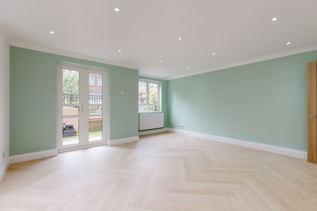 Flat 1, Derwent House, Kingston upon Thames photo 2