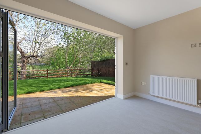 1A,, Springfield Close, Redhill photo 3