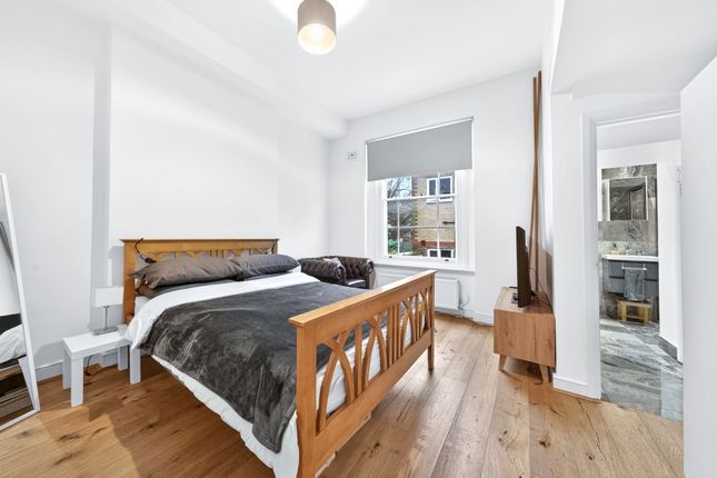 Flat B, 161 Percy Road, London photo 4