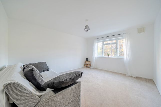 Wilmer Crescent, Kingston Upon Thames photo 2