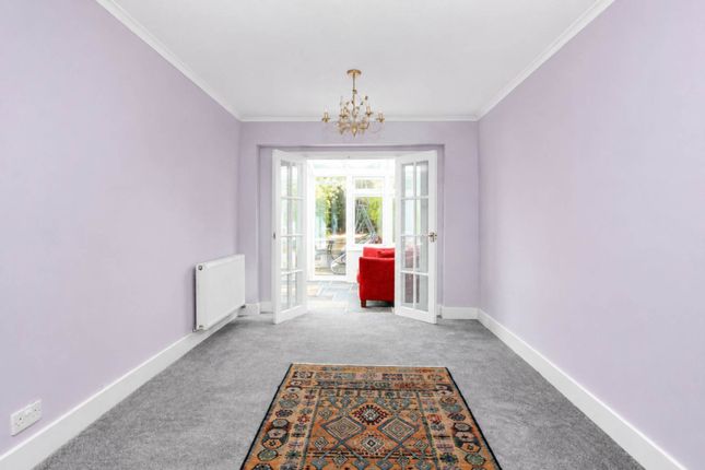 190, Broughton Avenue, Aylesbury photo 4