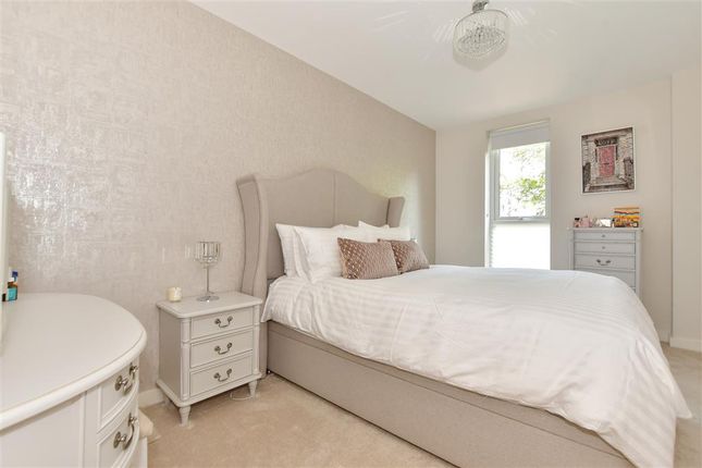 Thumbnail Flat for sale in Lena Kennedy Close, Chingford, Highams Park