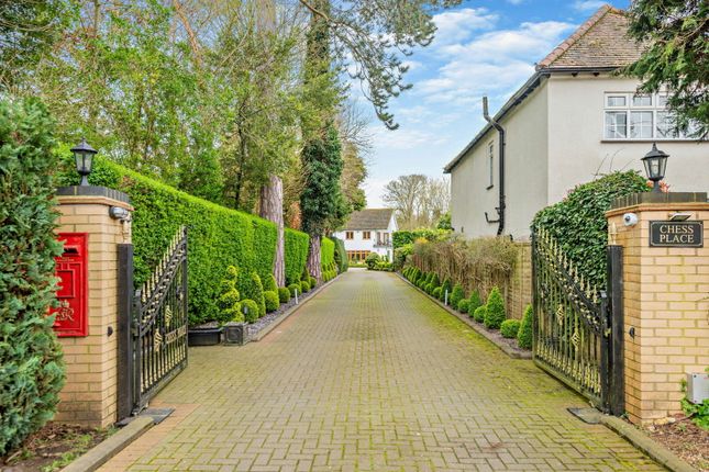 Chess Place, Troutstream Way, Rickmansworth photo 3