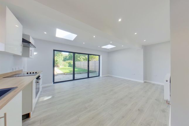 59, Harold Road, Fareham photo 2