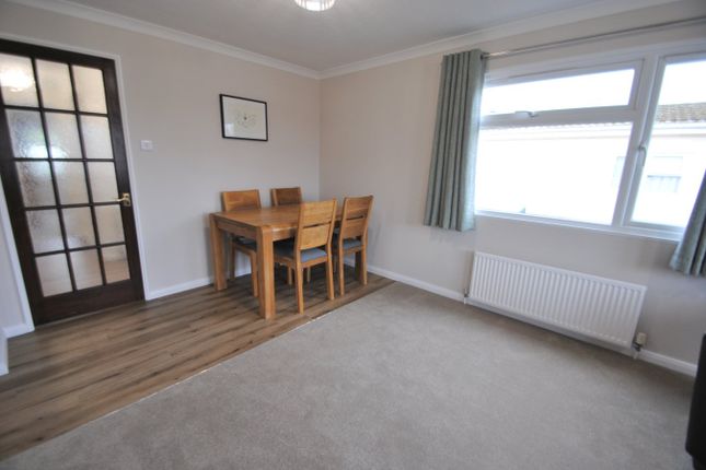 10 Poplar Crescent, Woodmancote Park Homes, Cheltenham photo 5