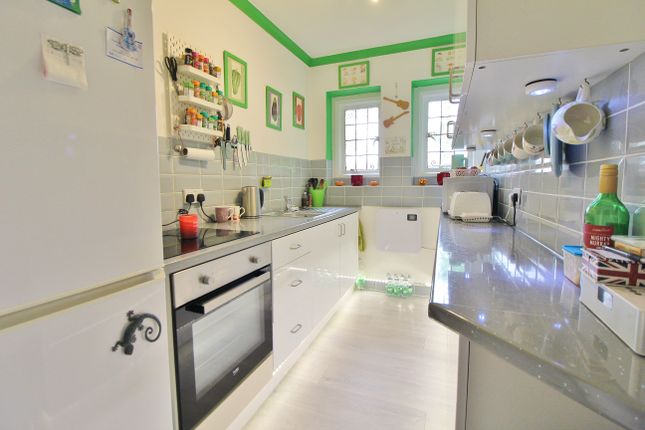 Flat 45 Rudmore Court, Simpson Road, Portsmouth photo 4