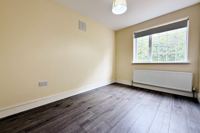 8, Buckfield Court, Iver photo 5