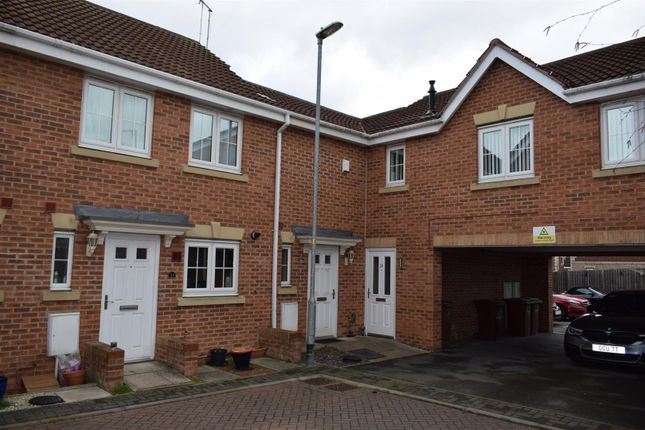 Thumbnail Town house to rent in Millers Croft, Castleford