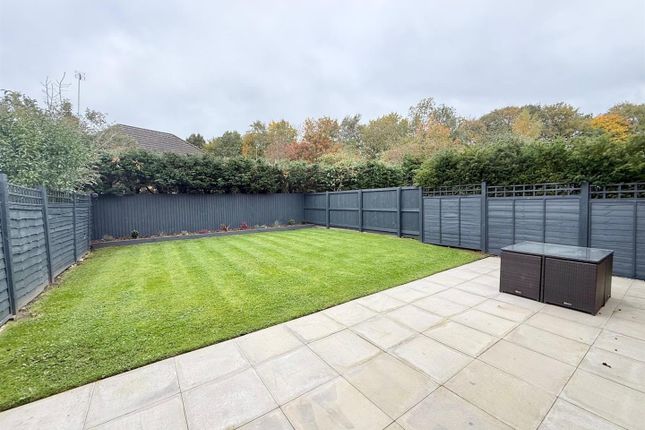 7, Blueberry Way, Macclesfield photo 2