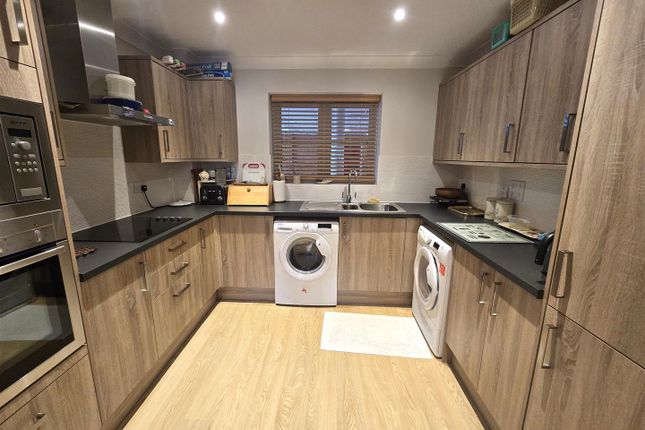 47 The Fairways, Malmesbury Road, Chippenham photo 2