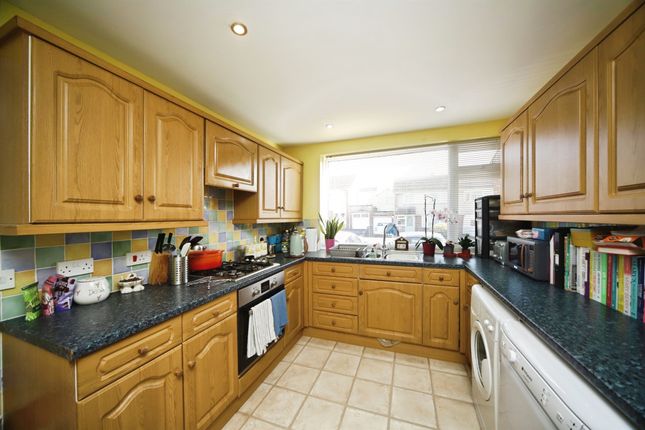117, Farm View, TAUNTON photo 3