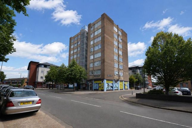 2-bed flat on Flat 16 Mitre Court, Bishopsfield Road, Fareham, £90,000