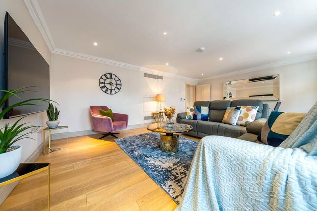 Flat 5, 42-43,, Hertford Street, London photo 3