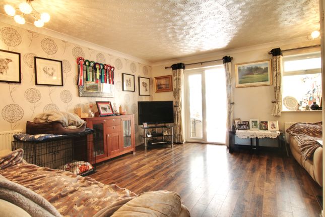 11, Gull Way, Chatteris photo 4