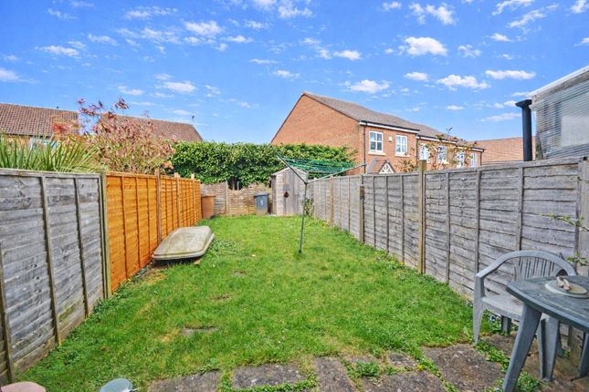 5, Hedgely Court, NORTHAMPTON photo 4