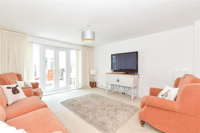 Town house for sale in East Shore Way, Portsmouth, Hampshire