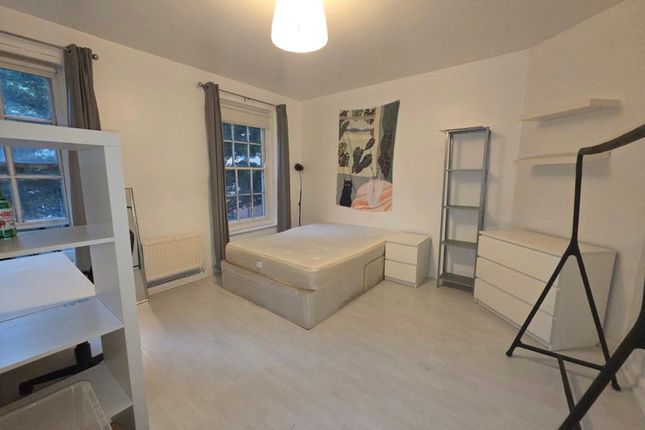 32 Clifton, Club Row, London photo 3