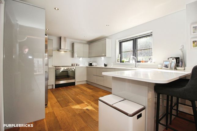 8, Green Lane, Wakefield photo 4