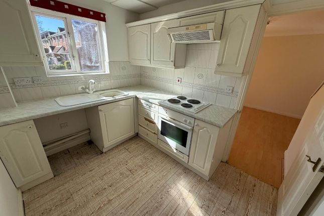 68, Barnum Court, Swindon photo 4
