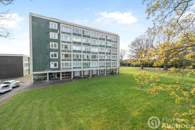 Studio flat on Flat 11, Campion House,, Jocks Lane, Berkshire, £75,000