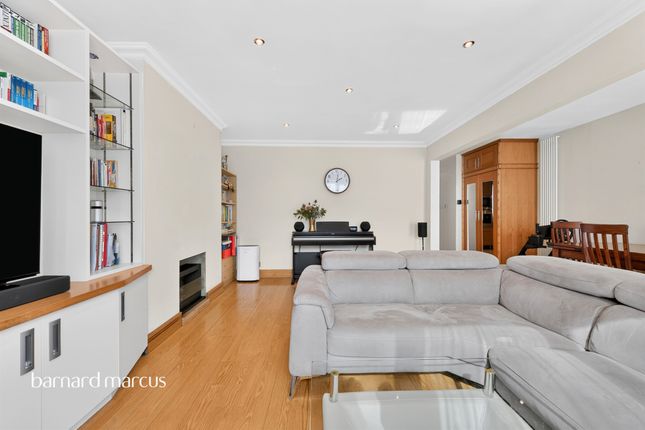 3, Horndean Close, London photo 4