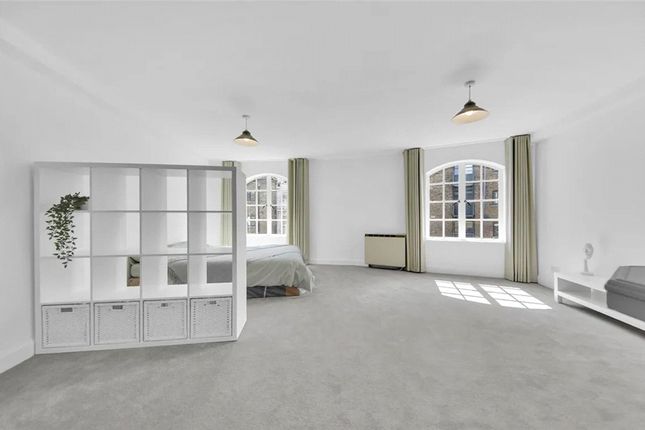 Flat 42, Java Wharf, 16, Shad Thames, London photo 2