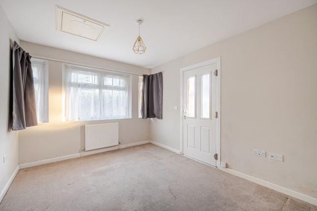 Middle Lodge,, St Anne's Drive, Redhill photo 4