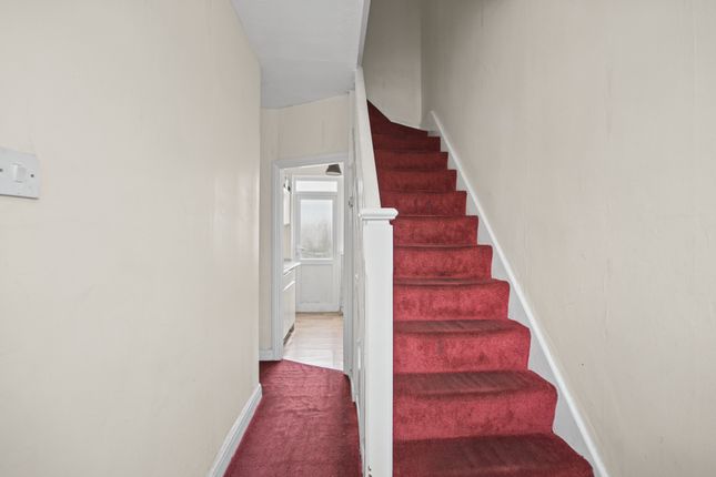 8, Maple Grove, Southall photo 4