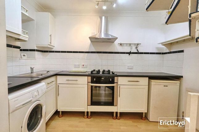 Flat 2 Willowsmere, Parkham Road, Brixham photo 3