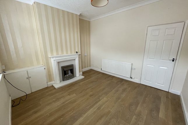 Terraced house to rent in Barber Street, Eastwood, Nottingham