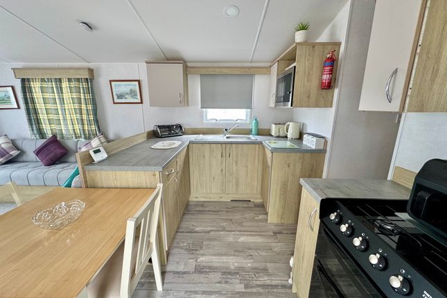 14, Balmoral, Manor Park, Manor Road, Hunstanton photo 2