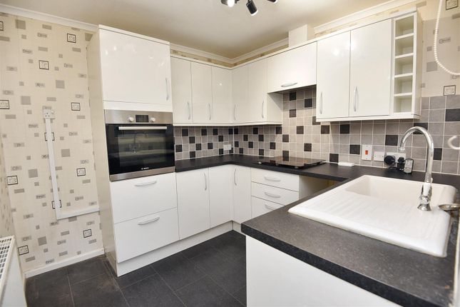 38, Barnes Close, Sturminster Newton photo 2