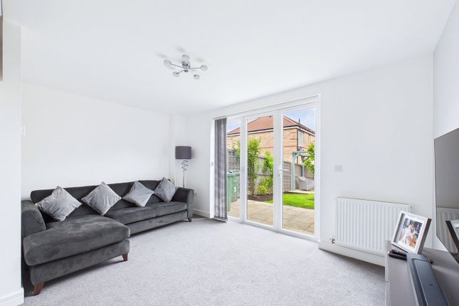 5, Ivy Way, Clipstone Village photo 2
