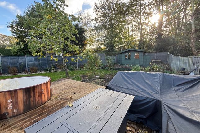 37, Lowbell Lane, St Albans photo 4