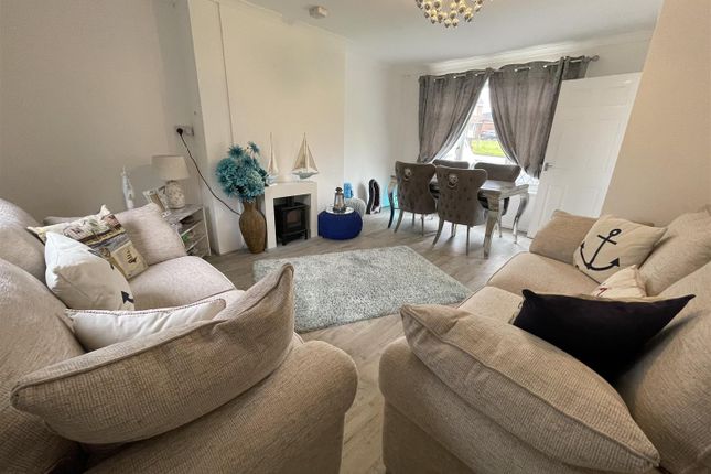 66, Bryngwyn Bach, Llanelli photo 2