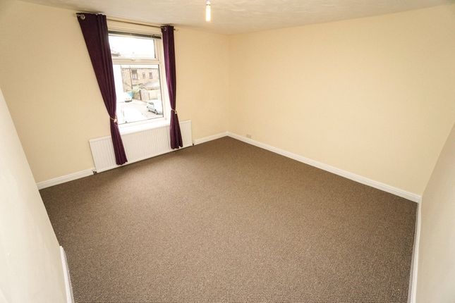 46, Dickinson Street West, Bolton photo 4