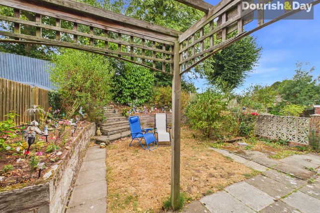 6 Kestrel Close, Stafford photo 4