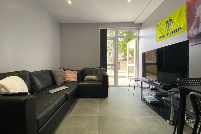 19, Clun Terrace(*), Cardiff photo 2
