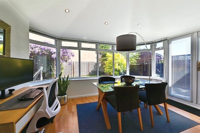 1, Barnard Close, Camberley photo 4