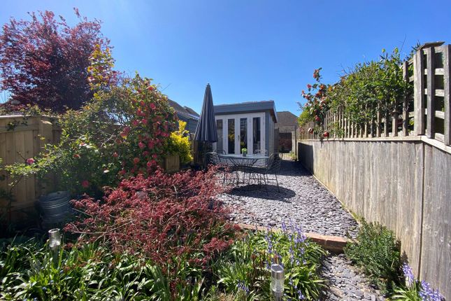 19, Southampton Road, Lymington photo 3