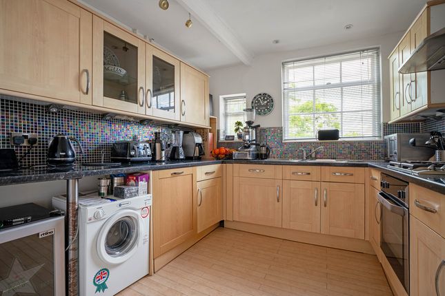 Flat for sale in Clarendon Square, Leamington Spa, Warwickshire