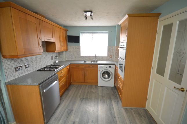 33, Stafford Crescent, Essex photo 4