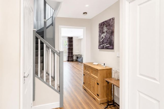 15, Hanno Close, Wallington photo 2