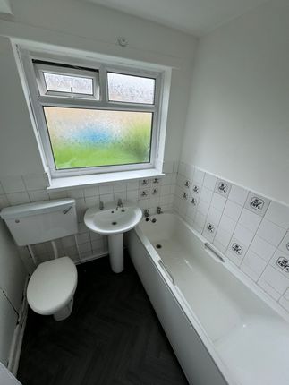 27, Pasture Lane, Bradford photo 3