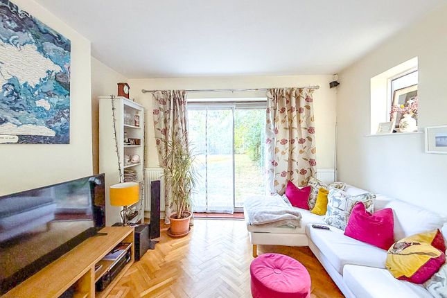 53, Pinn Way, Ruislip photo 2