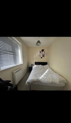 13, Plumtree Close, Dagenham photo 5