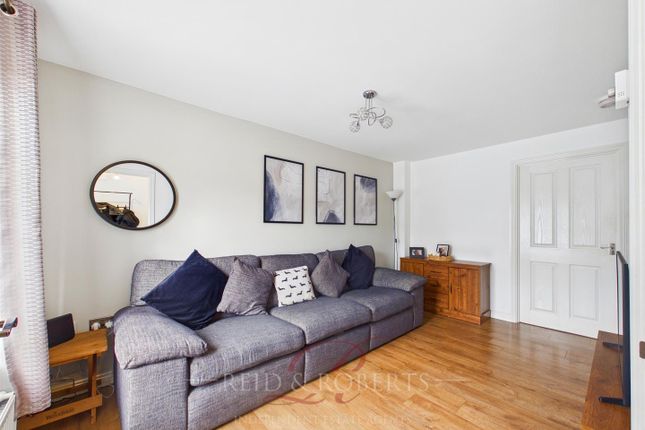 8, Clos Owain, Wrexham photo 4
