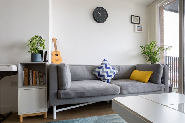Flat 203, 8, Staith Court, London photo 4