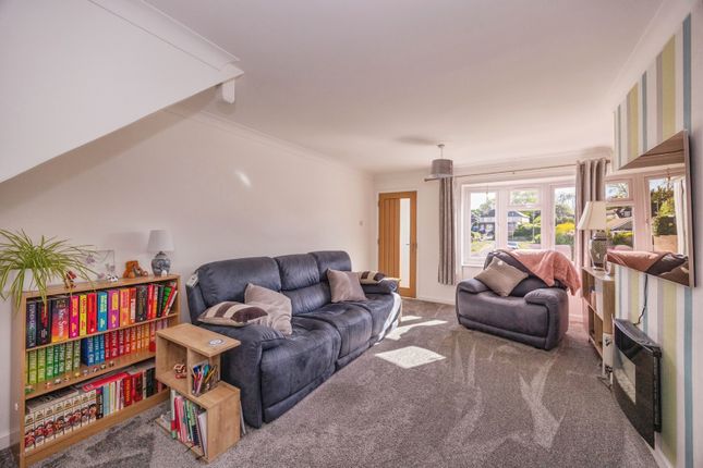 24, James Copse Road, Hampshire photo 4