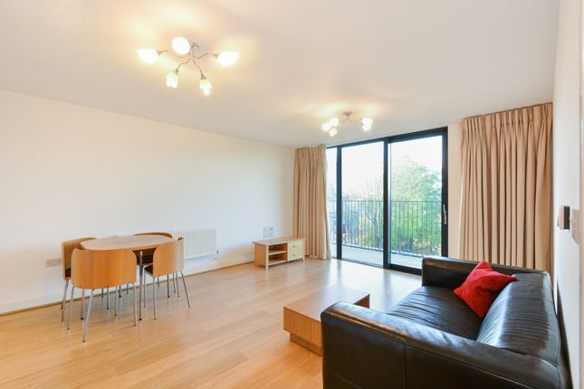 Flat to rent in Fairmont House, Maple Quays
